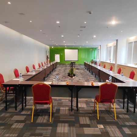 Hotel Zuri Express Mangga Dua Jakarta Exterior foto