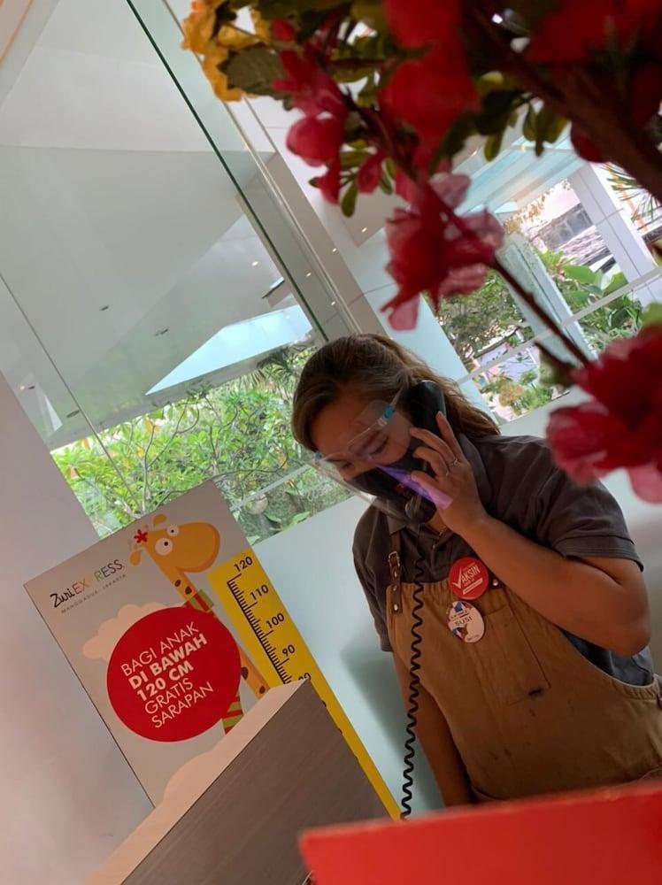 Hotel Zuri Express Mangga Dua Jakarta Exterior foto