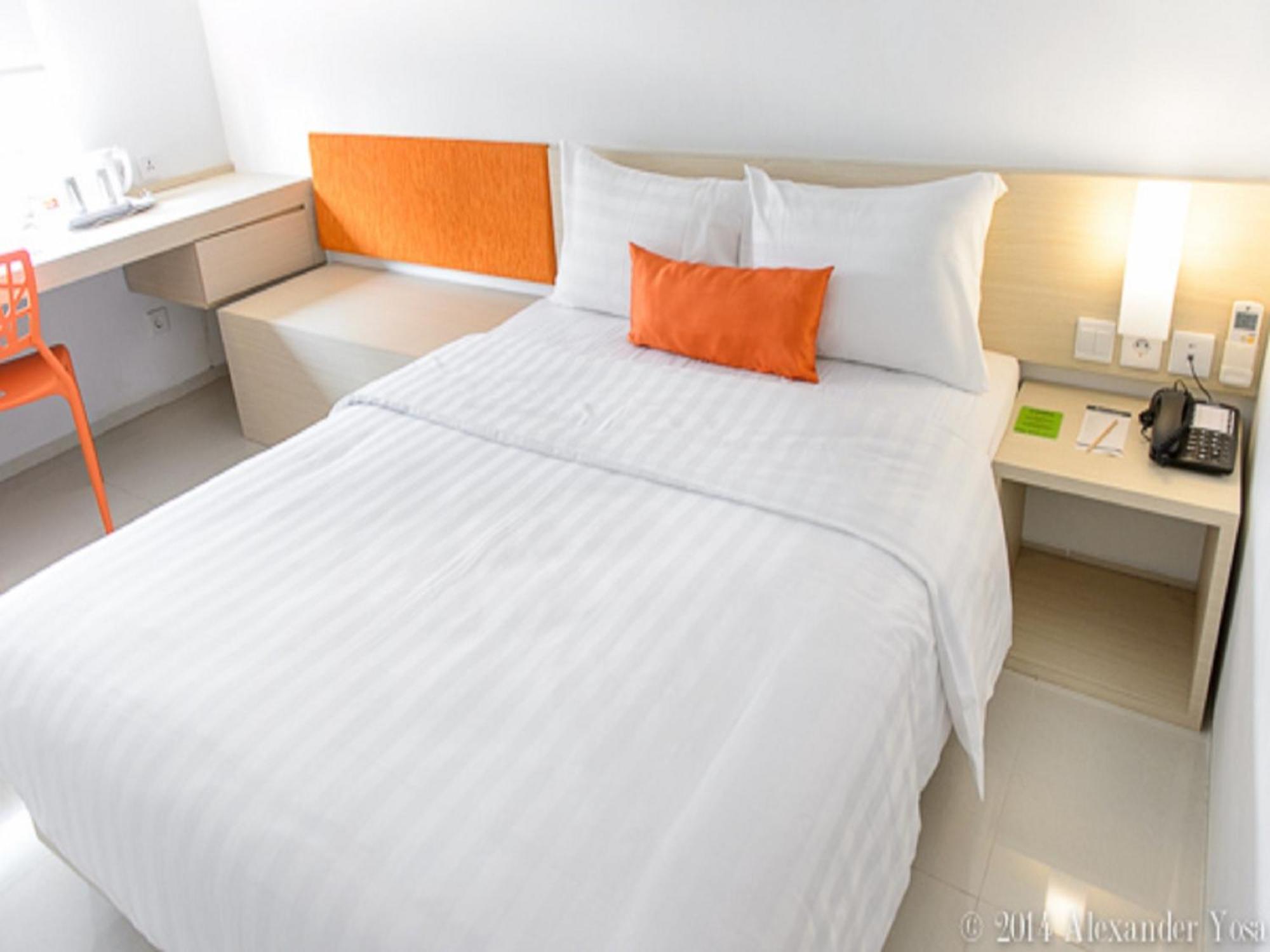 Hotel Zuri Express Mangga Dua Jakarta Zimmer foto